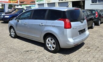 Peugeot 5008 1,6i Family benzín 115kw - 12