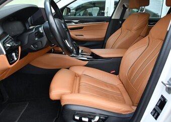 BMW Řada 5 530d LUXURY LINE LASER K360° - 12
