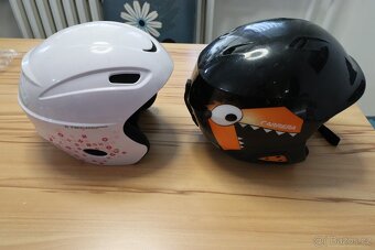 Lyžáky, lyže a helmy výbava - 12