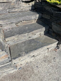 BŘIDLICE DRCENÁ SAMOVAZNÁ MLATOVÁ zahradní dekorační kámen - 12