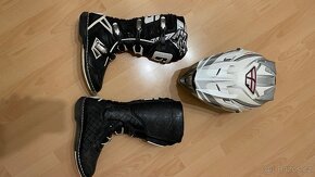 Helma Fly Racing L + brýle - 12