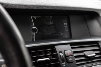 BMW X3 xDrive20d A/T - 12