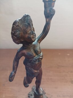 STARÉ PÁROVÉ SVÍCNY S POSTAVAMI CHLAPCŮ V BAROKNÍM STYLU - 12