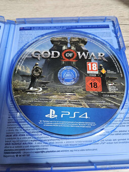 PlayStation 5 s mechanikou + God of War + stylový stojan - 12