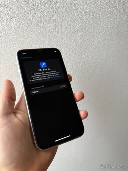 iPhone XR 64gb 74% baterie - 12