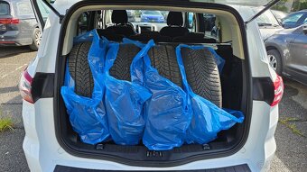 Dražba Ford S-Max 2.0 TDCi Titanium180 kW kombi - 12