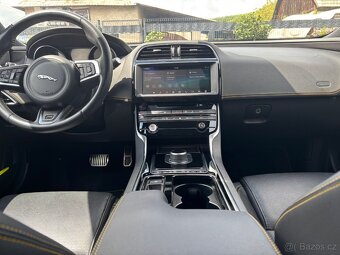 JAGUAR XE P300 2.0 L, AUTOMAT, 221 KW, R.V. 09/2018 - 12