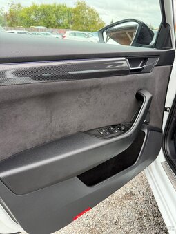 Škoda Superb, SPORTLINE 2.0 TDI 140 kW DSG TAŽNÉ - 12