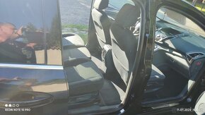 Ford C-MAX GRAND - 12