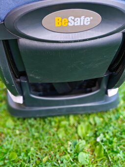 Autosedačky a základna besafe - 12