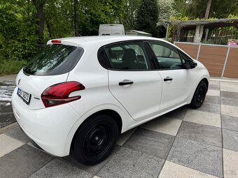 Peugeot 208 1.6 HDi - 12