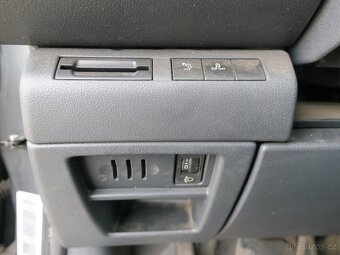 Prodám Peugeot 5008 2.0 HDi 110 kW - 12
