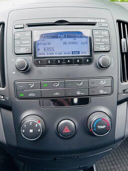 HYUNDAI i30 1.4 i, 115 TIS KM, 1 MAJITEL PO ROZVODECH A STK - 12
