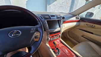 Lexus LS 460, r.v. 2007, 4.6 V8 - 12