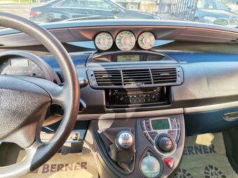 Peugeot 807 2.0i 100kw 5 míst - 12