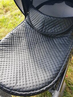 Prodám krásný kočárek Junama dvojkombinace - 12