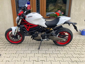 Ducati Monster 821 - 12