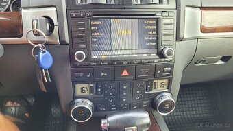 VW Touareg 3,0 TDi 165kW 24v V6 4x4 Individuál - 12