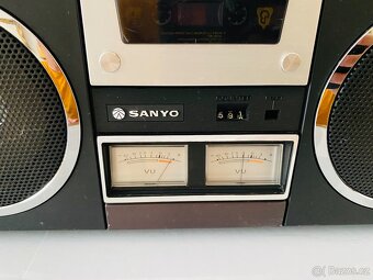Radiomagnetofon/boombox Sanyo M4500KE, rok 1980 - 12