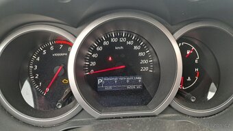 Suzuki Grand Vitara 2.4i Comfort 122kw, automat, 86000 km - 12