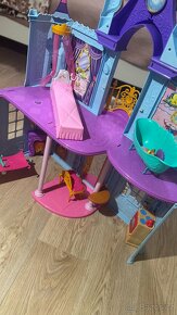 Hrad a Barbie jen rozbaleny - 12
