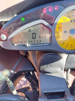 MV Agusta F4 750 - 12