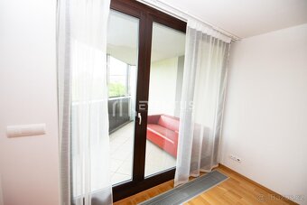 Pronajem dvoupodlažního bytu 3+kk 129 m2 , Praha 3 - 12