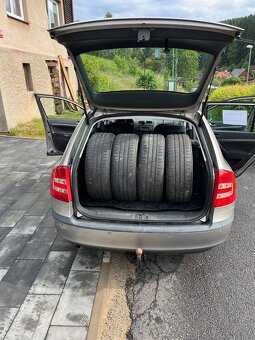 Škoda Octavia 1.6 FSi - 12