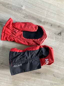 Lyžařský komplet Helly Hansen vel. 104 - 12