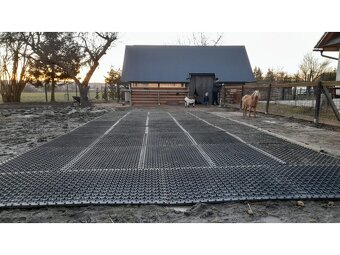 Podlahové desky Paddock zátěžové děrované z PVC 117x 84cm - - 12