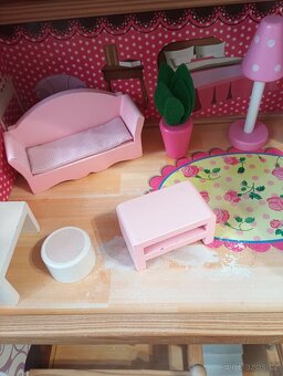 Domeček pro panenky - 12