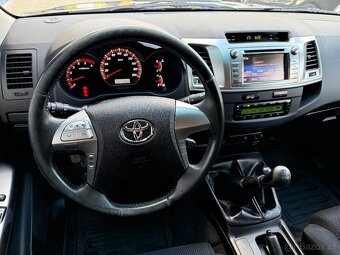 Toyota HILUX 3.0 4x4 MANUÁL UZÁVĚRKA NAVIJÁK - 12