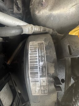 Prodám náhradní díly na Škoda Yeti - 12