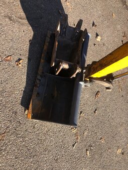 Prodám minibagr JCB 8008 CTS - 12