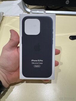 iPhone 15 Pro 128GB - 12