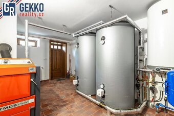 Stylová chalupa po kompletní rekonstrukci. - 12