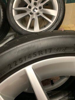 Alu kola Škoda R17 5X112 LETNÍ PNEU 225/45 R17 TOP STAV T - 12