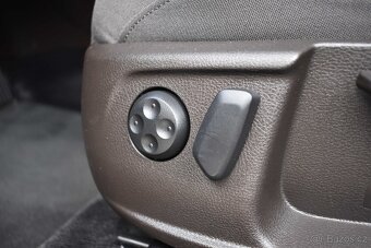 Volkswagen Passat 2.0 TDI COMFORTLINE DSG TAŽNÉ - 12