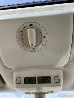 Volkswagen New Beetle - 12