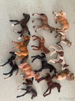 Schleich koně 70-80 Kč ,postavy 70 - 12