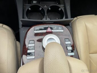 Mercedes-Benz 320 CDI Long 4Matic - 12