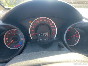 Honda Jazz 1,4 i-Vtec 73kW Havarované - 12