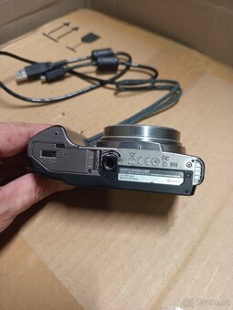OLYMPUS SZ14 - 12