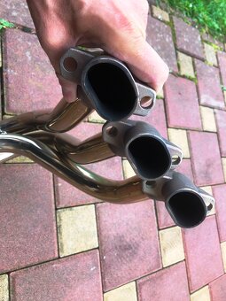 Laděný kompletní výfuk Delkevic, Triumph Street Triple 765 - 12