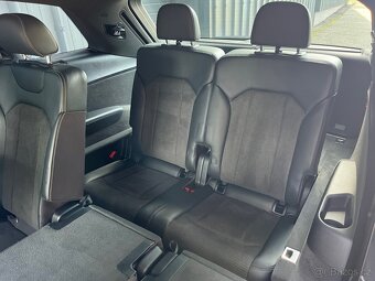Audi Q7 3.0 TDI 200kW / S LINE / Black Edition / 7míst / DPH - 12