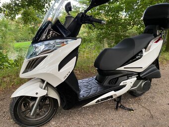 Kymco Grand Dink 300i - 12