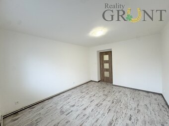 Pronájem bytu 2+1 s balkónem, 60 m2 - Karviná - Mizerov - 12