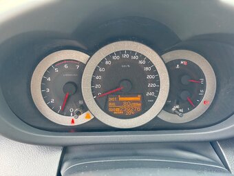 PRODÁM Toyota RAV4 4x4 100kw rok.2008 - 12