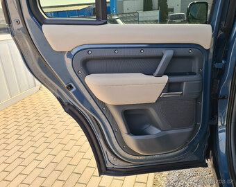 LAND ROVER DEFENDER 110 2.0D 240K S AWD - 12