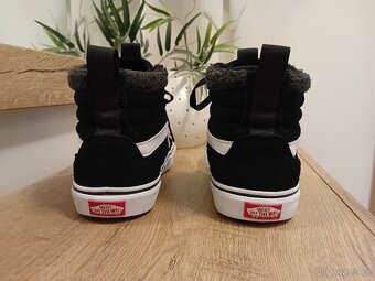 Vans zateplené tenisky vel. 40,5 kožené unisex - 12